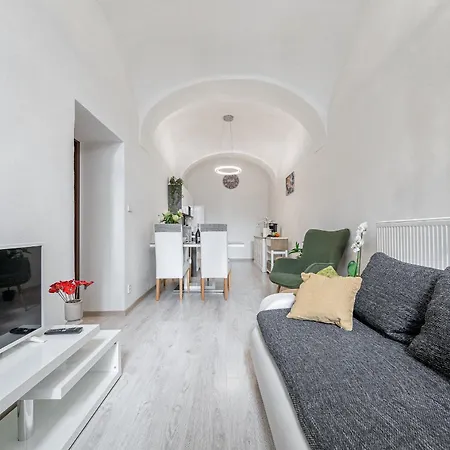 شقة Valentina 3 Hlavna Centrum