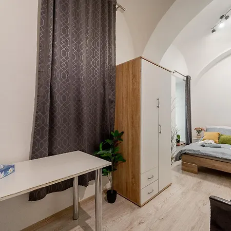 Valentina 3 Hlavna Centrum